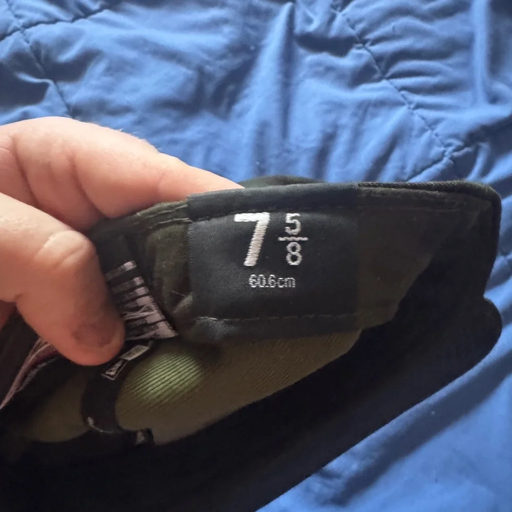 2019 Boston Red Sox Armed Forces On-Field Hat - Picture 4 of 5